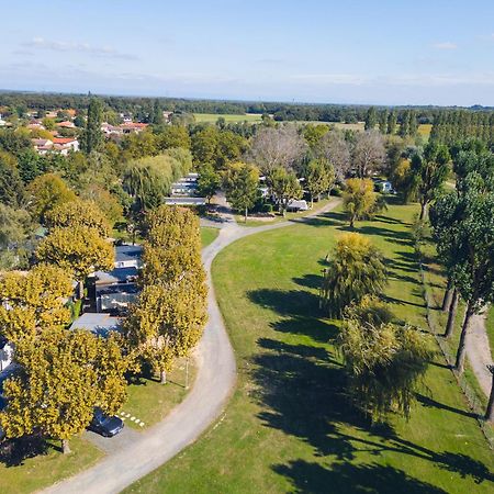 L'Oasis Des Dombes Otel Ambérieux-en-Dombes Dış mekan fotoğraf